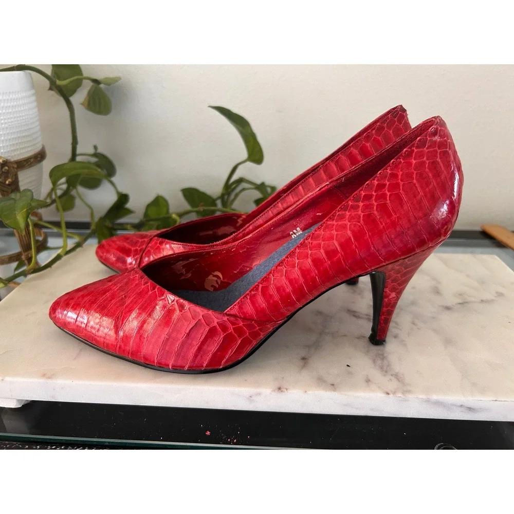 Vintage 1980s Red Snakeskin Leather Pumps Pointed Toe Stiletto Heels Womens 8M